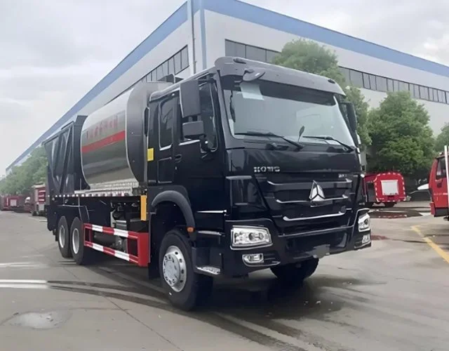 Asphalt Synchronous Chip Sealer Truck